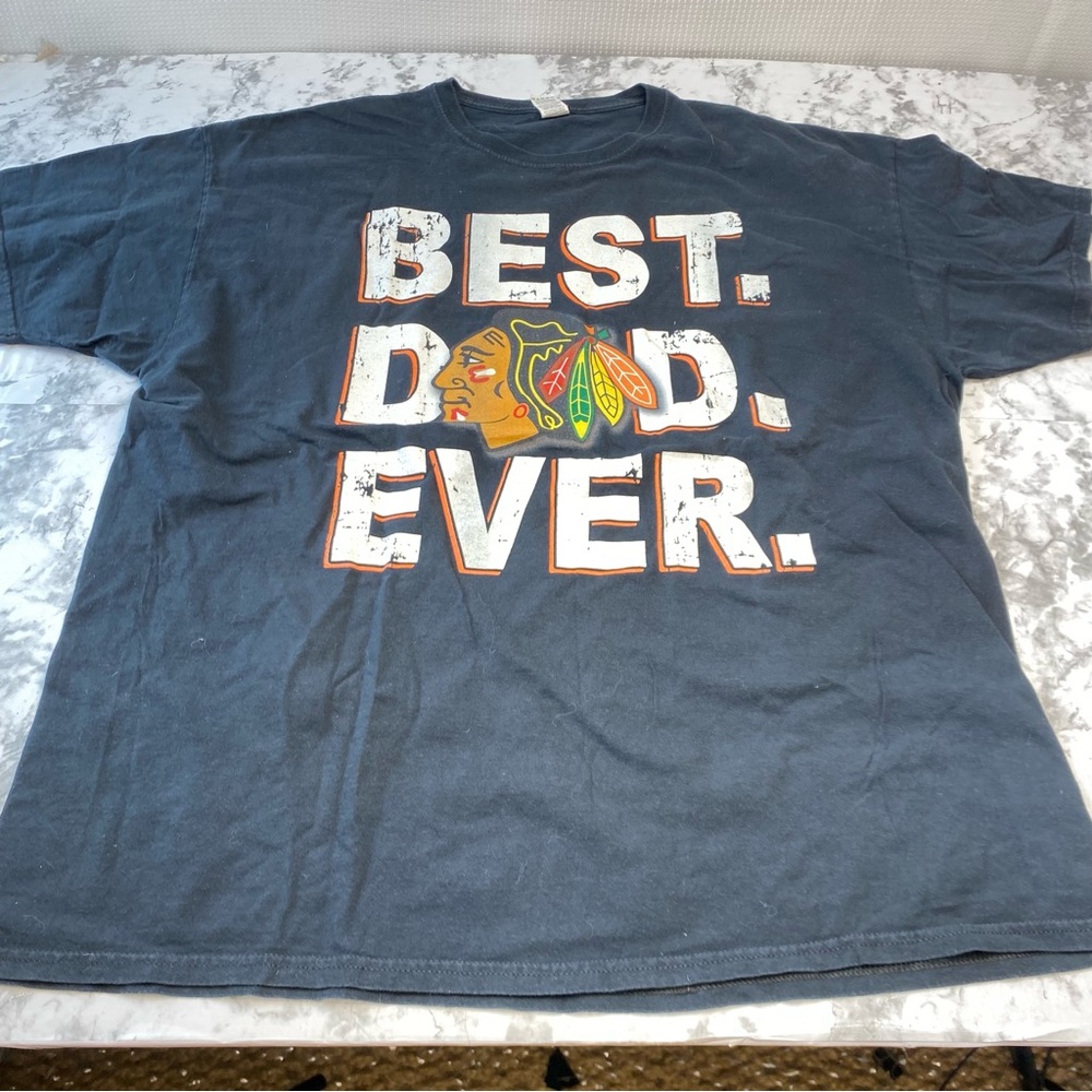 Best dad ever Chicago Blackhawks T-Shirt